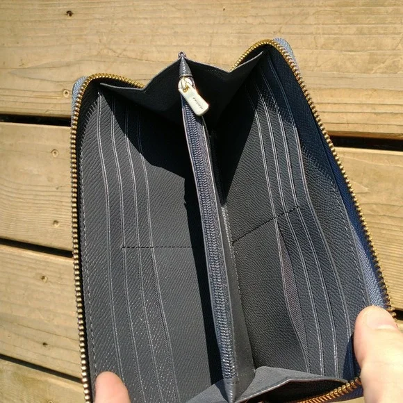 COACH Long Wallet -- NVY Women's - Picture 8 of 10